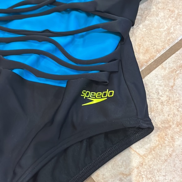 Speedo Distressed One Piece Swimsuit Sz 6 - Picture 4 of 9